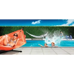 Hamac Fatboy Headdemock Deluxe Cadre Noir + Coussin - Orange -Fatboy Boutique 100661 hamac fatboy headdemock deluxe orange ambiance 2