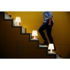 Lampe Fatboy Edison The Petit -Fatboy Boutique 100686 lampe jardin fatboy edison the petit escaliers nuit