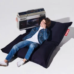 Pouf D'extérieur Fatboy Original Outdoor - Océan Foncé -Fatboy Boutique 104555 pouf exterieur fatboy original outdoor ocean fonce assis