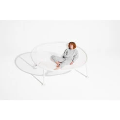 Grand Fauteuil Hamac Fatboy Netorious - Gris Clair -Fatboy Boutique 105817 grand fauteuil hamac fatboy netorious gris clair ambiance 2