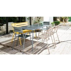 Fauteuil De Jardin Empilable FERMOB Monceau - Muscade 5 Fauteuil De Jardin Empilable FERMOB Monceau - Muscade -Fatboy Boutique 480314 fauteuil jardin empilable fermob monceau muscade ambiance