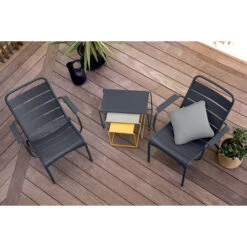 Lot De 3 Tables Basses Gigognes FERMOB Oulala - Carbone / Gris Argile / Miel -Fatboy Boutique 900901 tables gigognes fermob oulala carbone gris argile miel ambiance