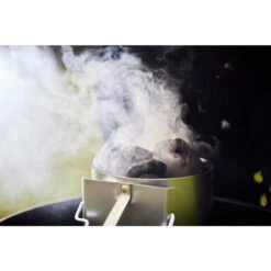 Briquettes De Noix De Coco Weber - 4 Kg -Fatboy Boutique briquettes noix coco weber fumee 1