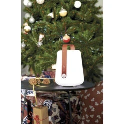 Lampe Nomade FERMOB Balad H 25 Cm - Ocre Rouge -Fatboy Boutique lampe balad 25 ocre rouge ambiance sapin min