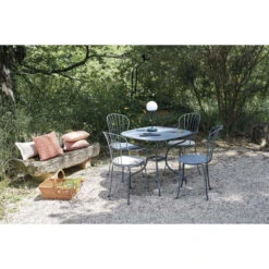 Lampe FERMOB Mooon! - Bleu Acapulco -Fatboy Boutique mooon lampe bleu acapulco ambiance 4 min