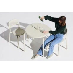 Table De Jardin 2 Personnes Fatboy Toní Bistreau - Anthracite -Fatboy Boutique table fatboy toni bistreau ambiance 2 min